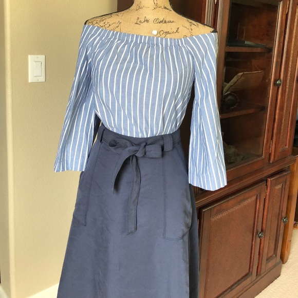 Tommy Hilfiger cold shoulder shirt. - Picture 2 of 5